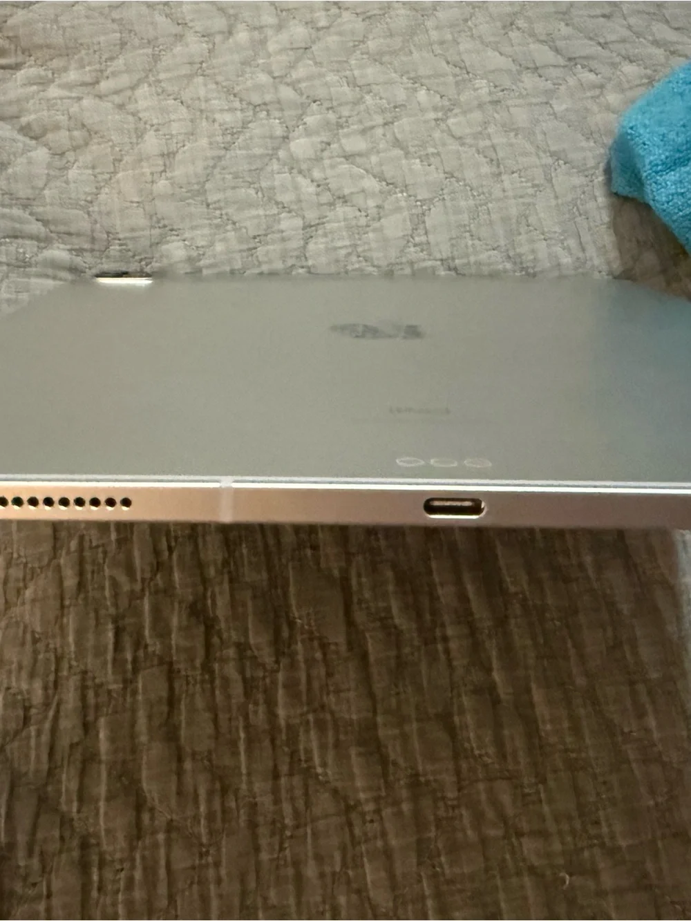 2020 4th GEN Apple iPad 12.9 PRO 256G wireless plus cellular and Apple Magic Key